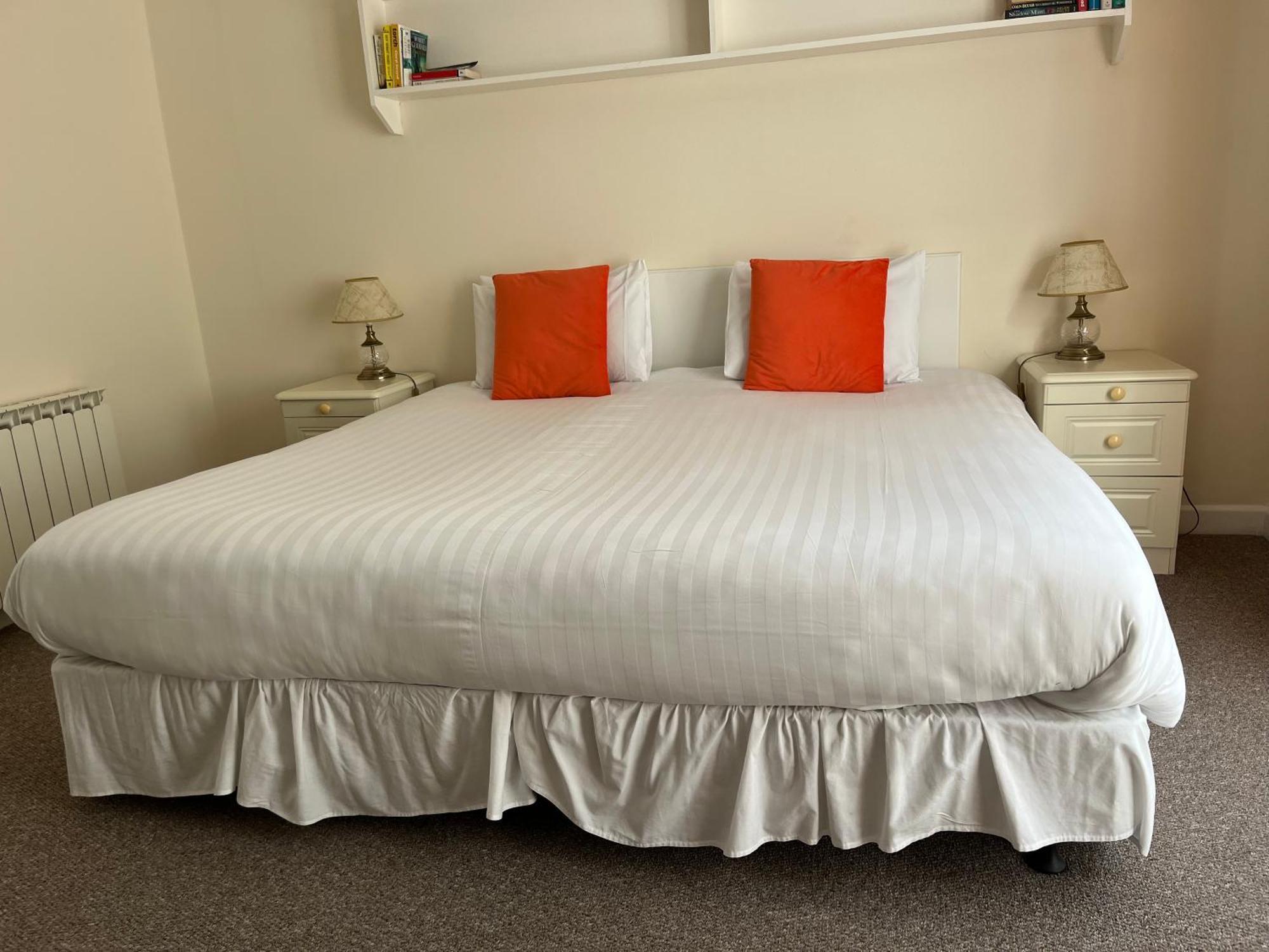 The Prince Of Wales Hotel St Ouen's Екстер'єр фото